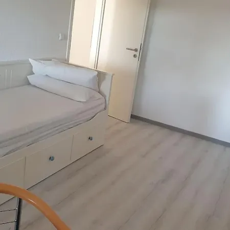 Haus Am Hang, Garden Dream アパート *